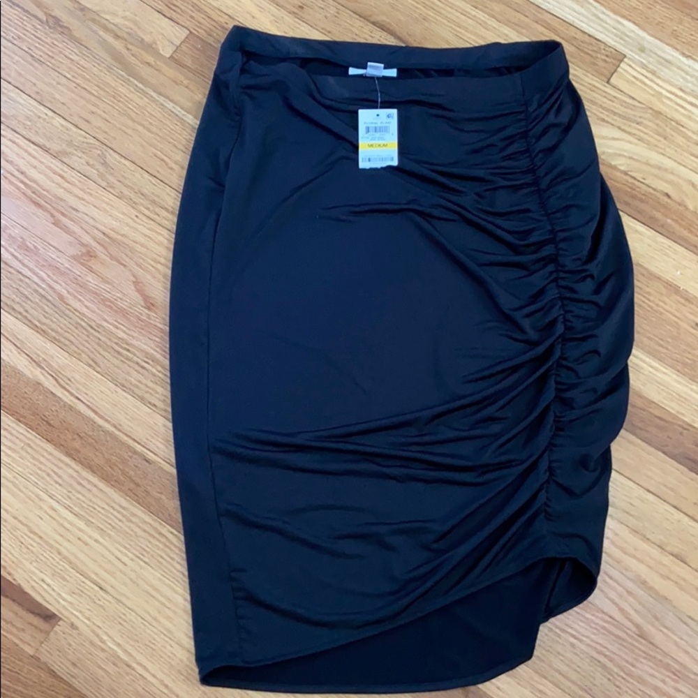 Simple black bar 111 skirt